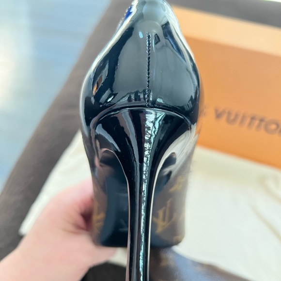 Authentic Louis Vuitton Cherie Pumps - Picture 3 of 6